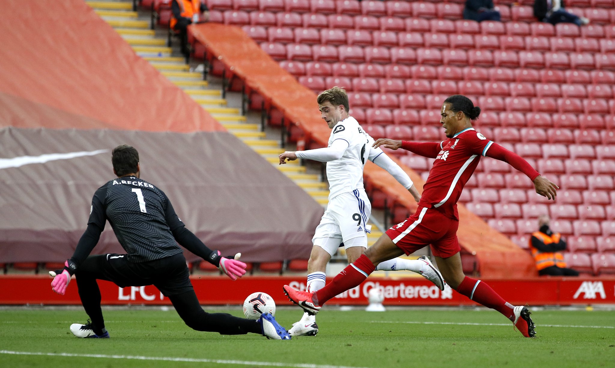 高压逼抢和 高压逼抢和